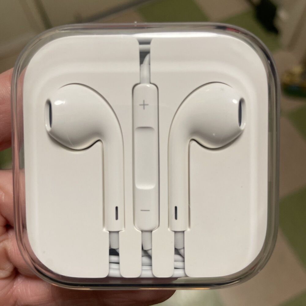 New Apple Earphones Headphone Wired In-Ear Earbuds AUX Jack iPhone Brand New
